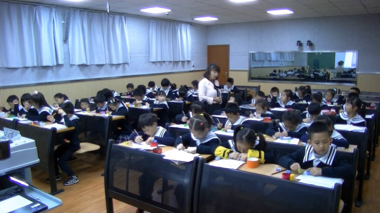 1.人教版数学一下《认识图形（二）》云南省一等奖