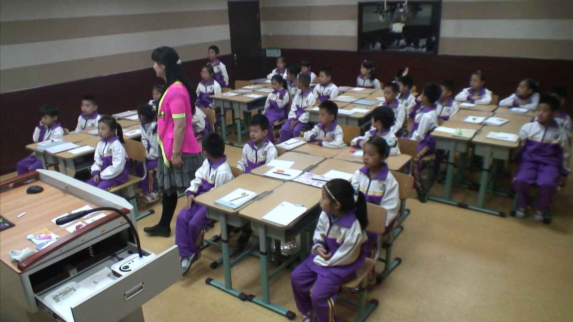 1.人教版数学二下《解决问题》天津市一等奖