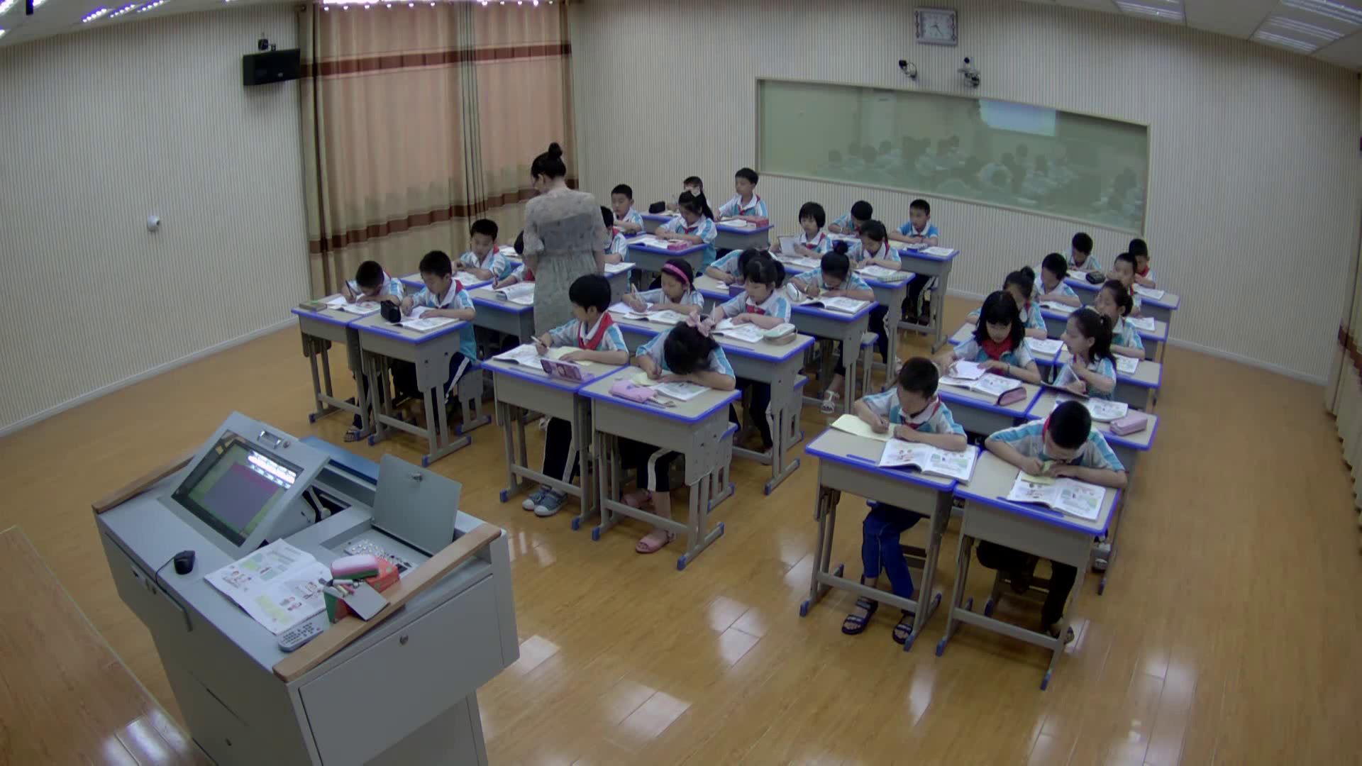 2.人教版数学三下《★我们的校园》江西省省一等奖