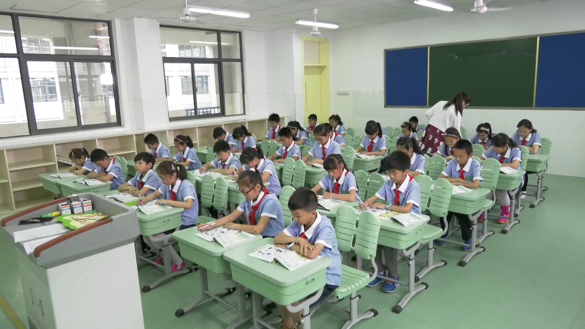1.人教（PEP)英语（吴欣主编）五下《Unit 3 My school calendar - part C》安徽省省级优课