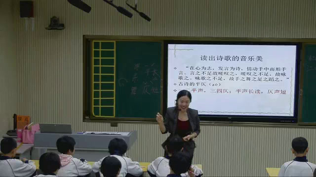1.人教版语文六下《4　江畔独步寻花》国家级优质课