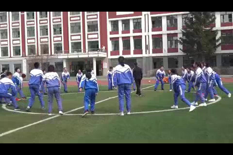 2.人教版体育七年级《正面双手头上传球》国家级优质课