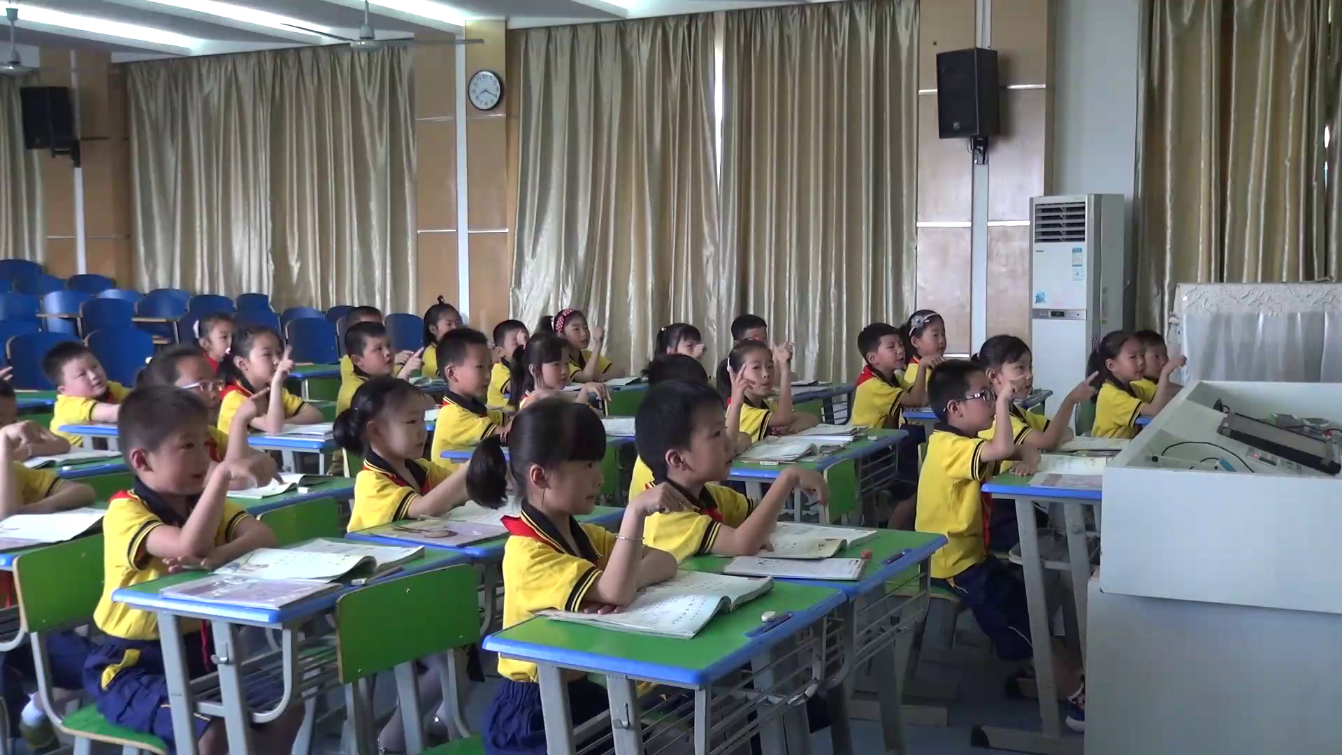 1.苏教2011版小学语文一下《24悯农》安徽省市一等奖