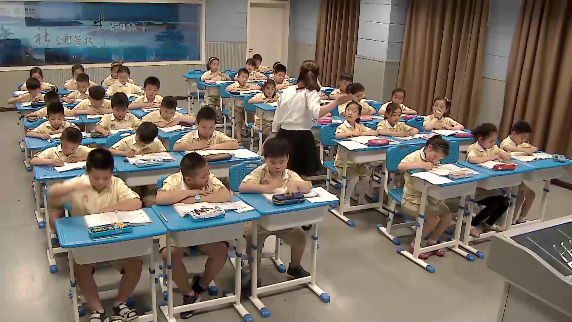1.苏教2011版小学语文二下《16晚上的“太阳”》全国一等奖