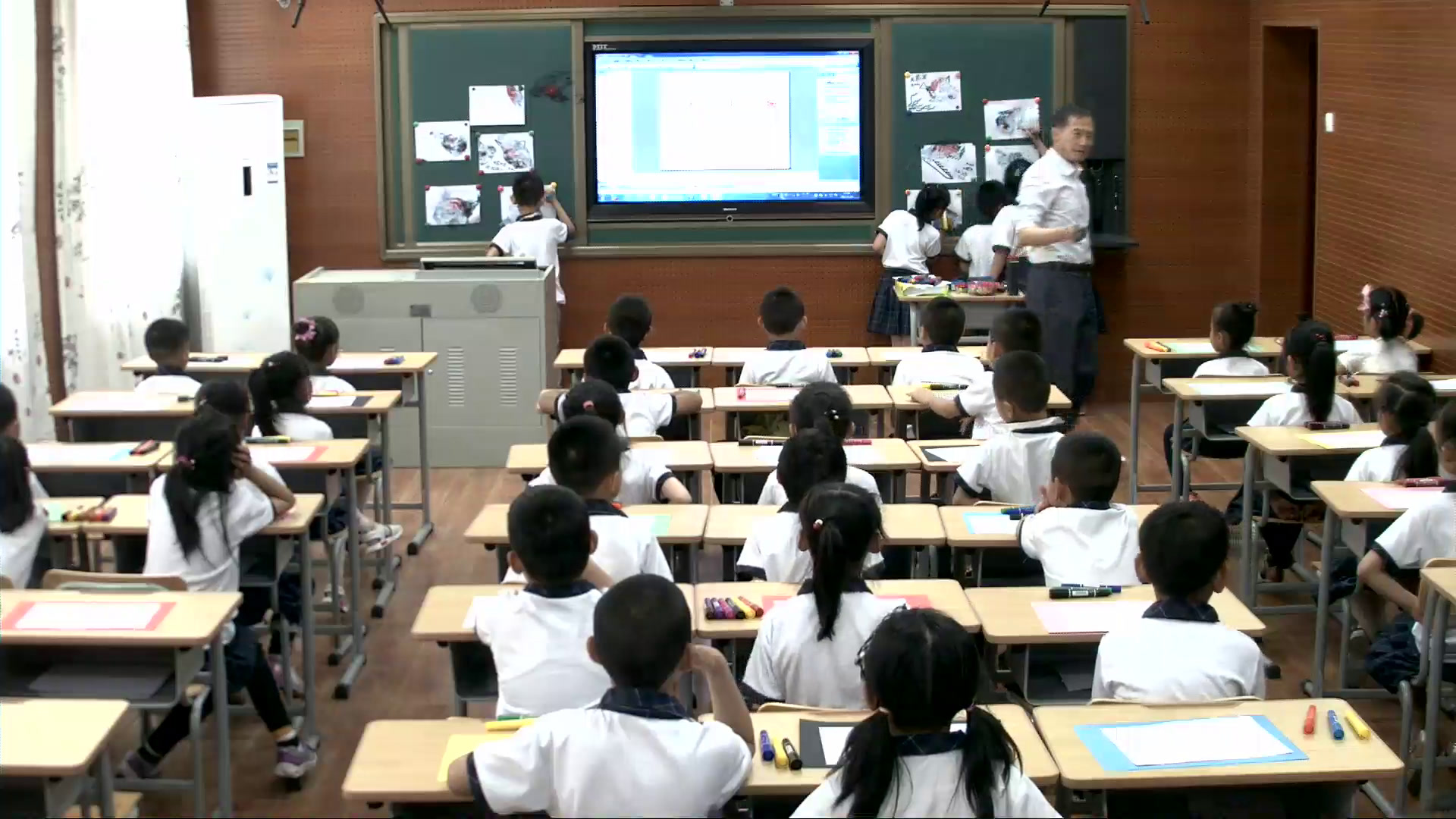 1.人美2011版美术二下《第11课艺术作品中的动物》吉林省省一等奖