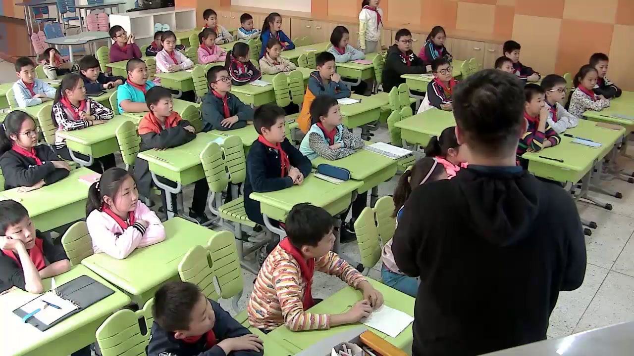 1.人美2011版美术五下《着衣母婴卧像》江苏省市一等奖