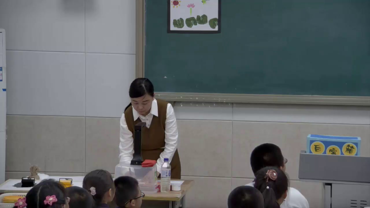 2.人美2011版美术六下《7.用各种材料制版》全国一等奖