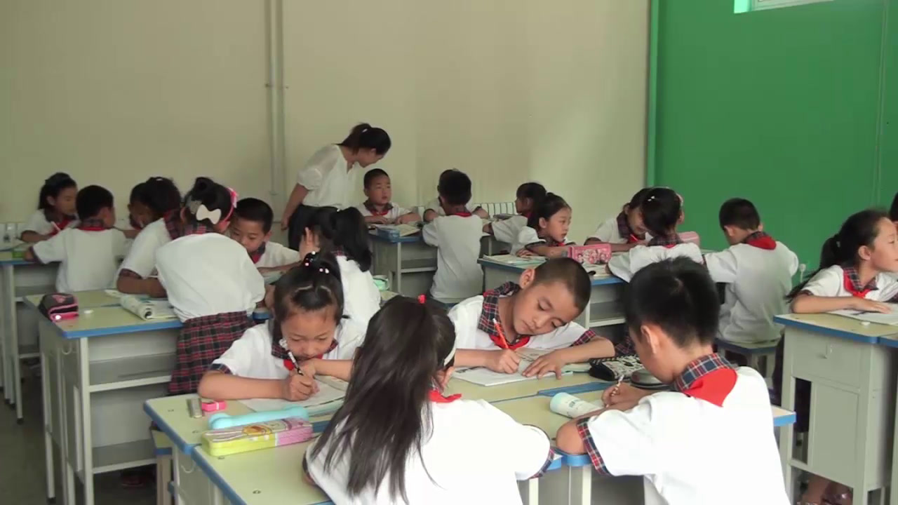 2.北师大数学二下《比一比》全国一等奖