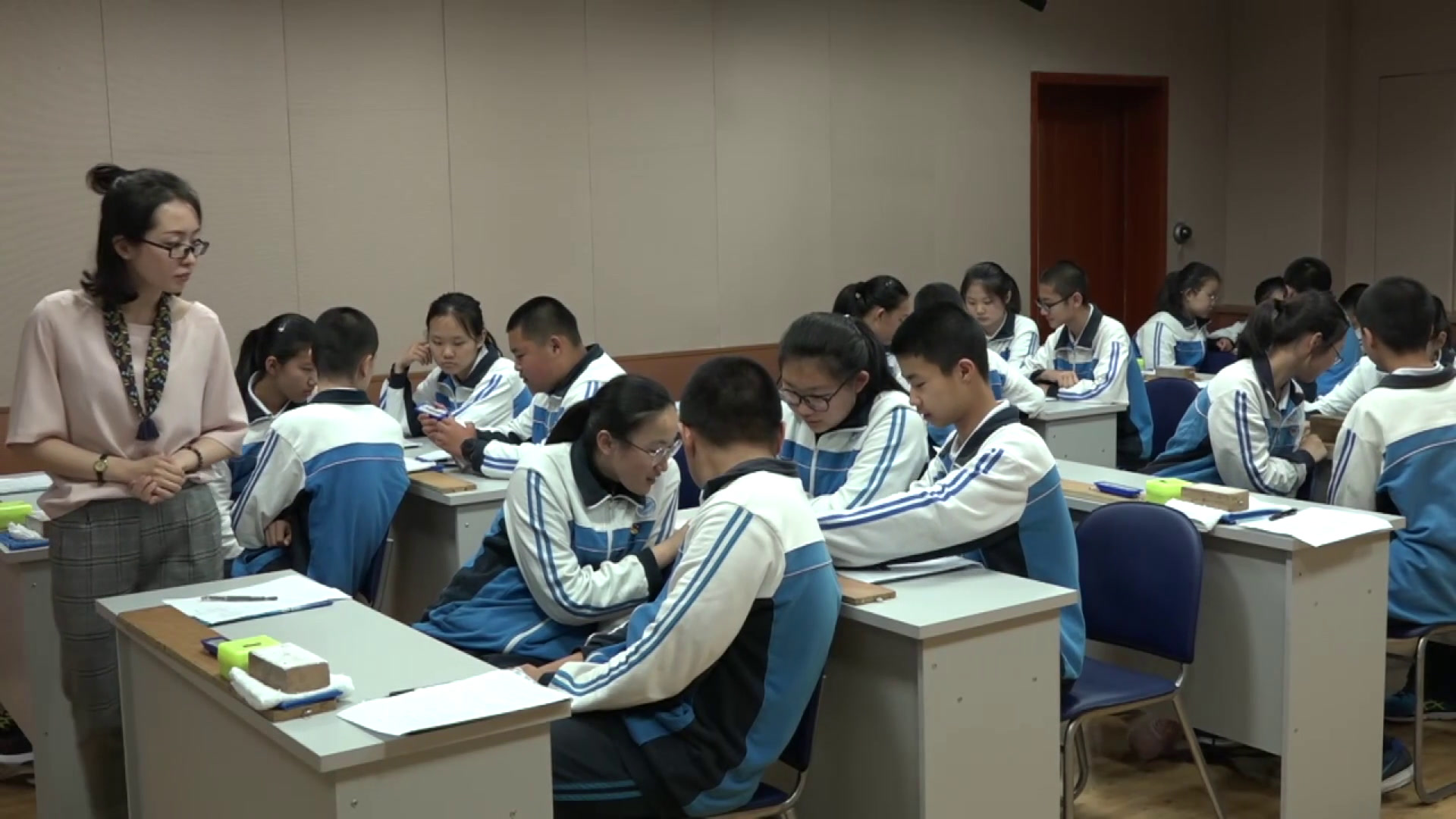 1.人教版物理八下《第3节　摩擦力》辽宁省省一等奖
