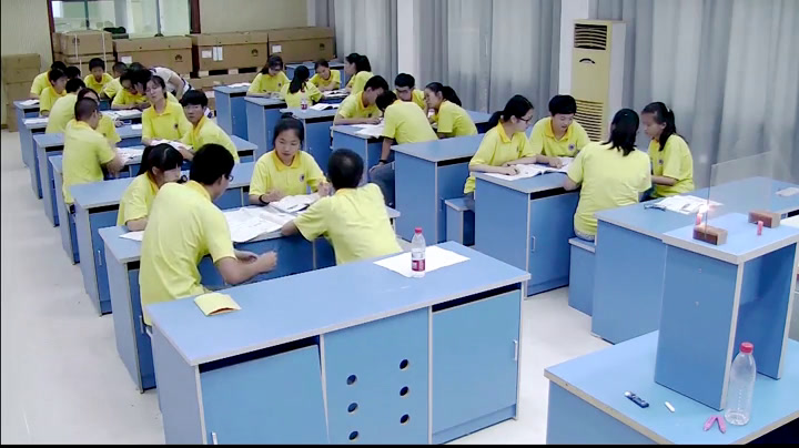 1.人教版物理八上《第3节　平面镜成像》湖北省省一等奖