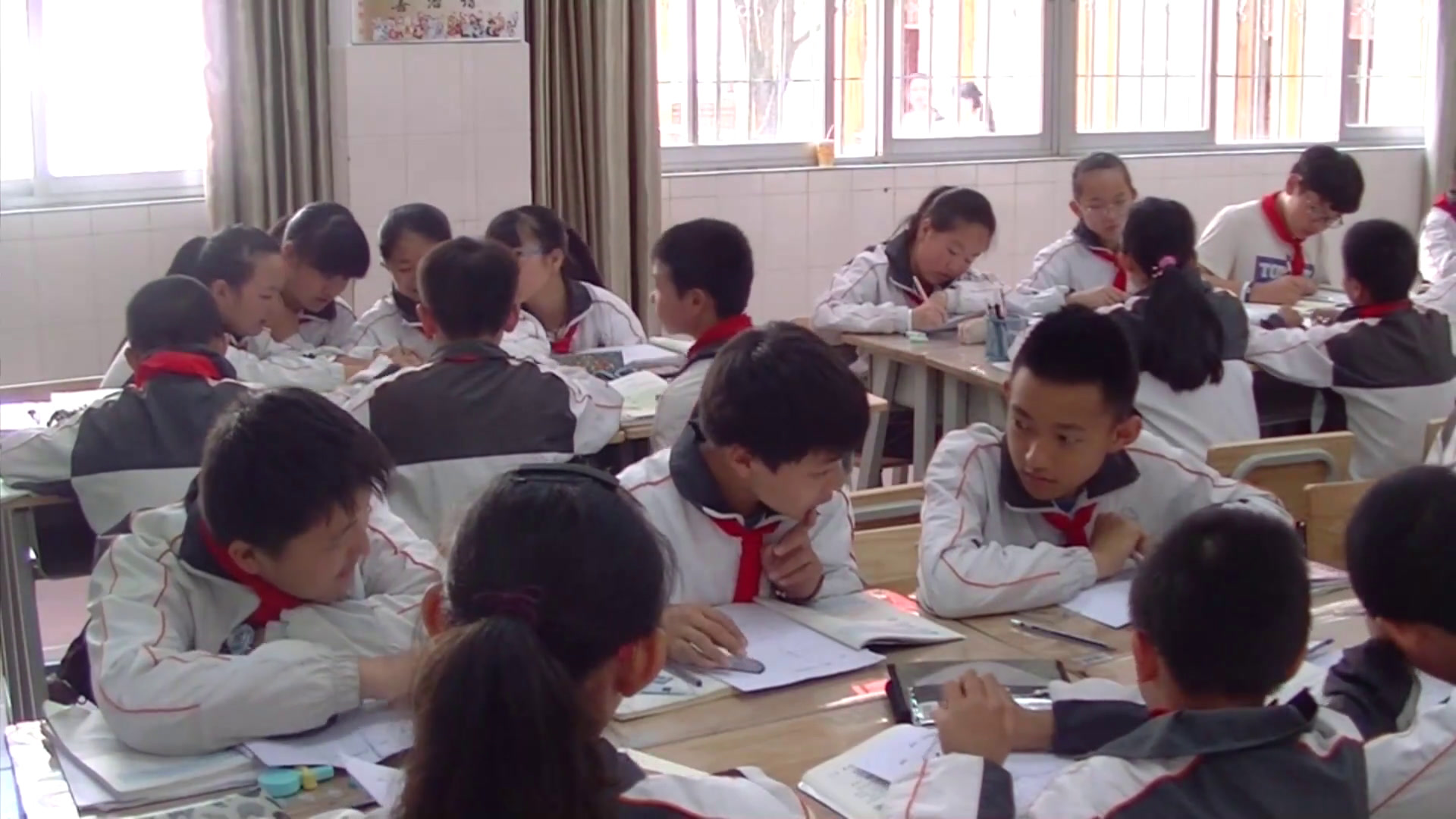 1.人教2011版初中数学七下《平行线的性质1，2，3》全国一等奖