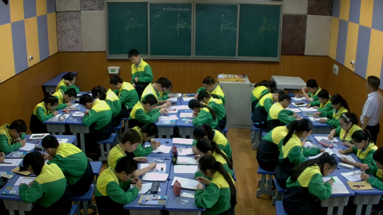 1.人教2011版初中数学八下《平行四边形性质的…》全国一等奖