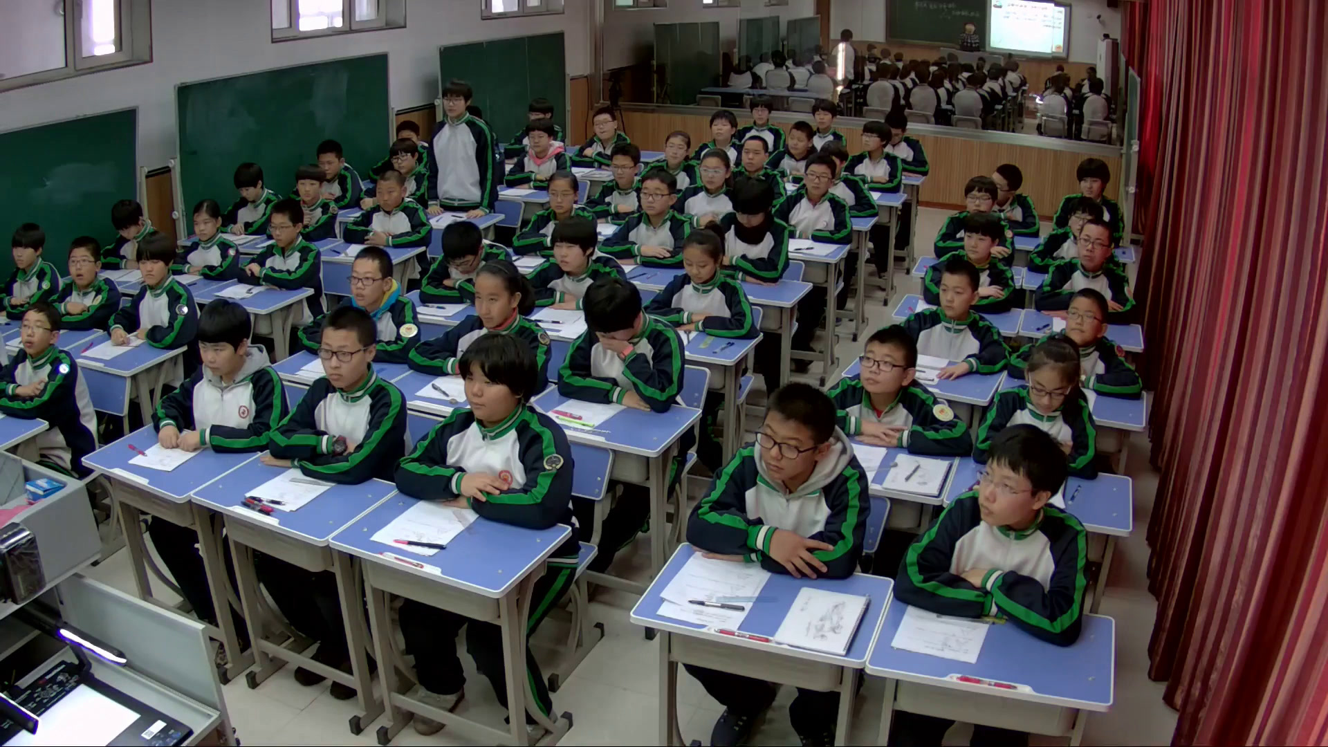 2.初中数学北师大2011版七下《等腰三角形的轴对称性》全国一等奖