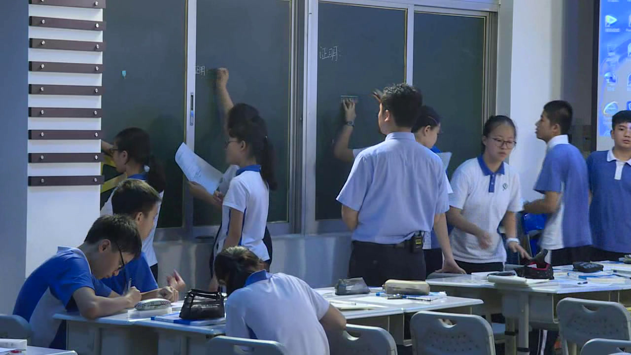 5.初中数学北师大2011版七下《三角形的内角和》全国一等奖