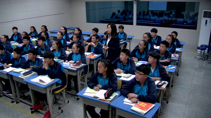 2.初中数学北师大2011版八下《一元一次不等式与…》全国一等奖