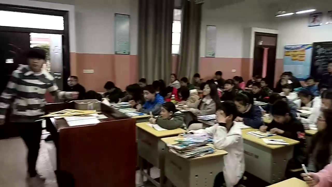 1.初中数学北师大2011版八下《一元一次不等式组的解法》江西省省一等奖