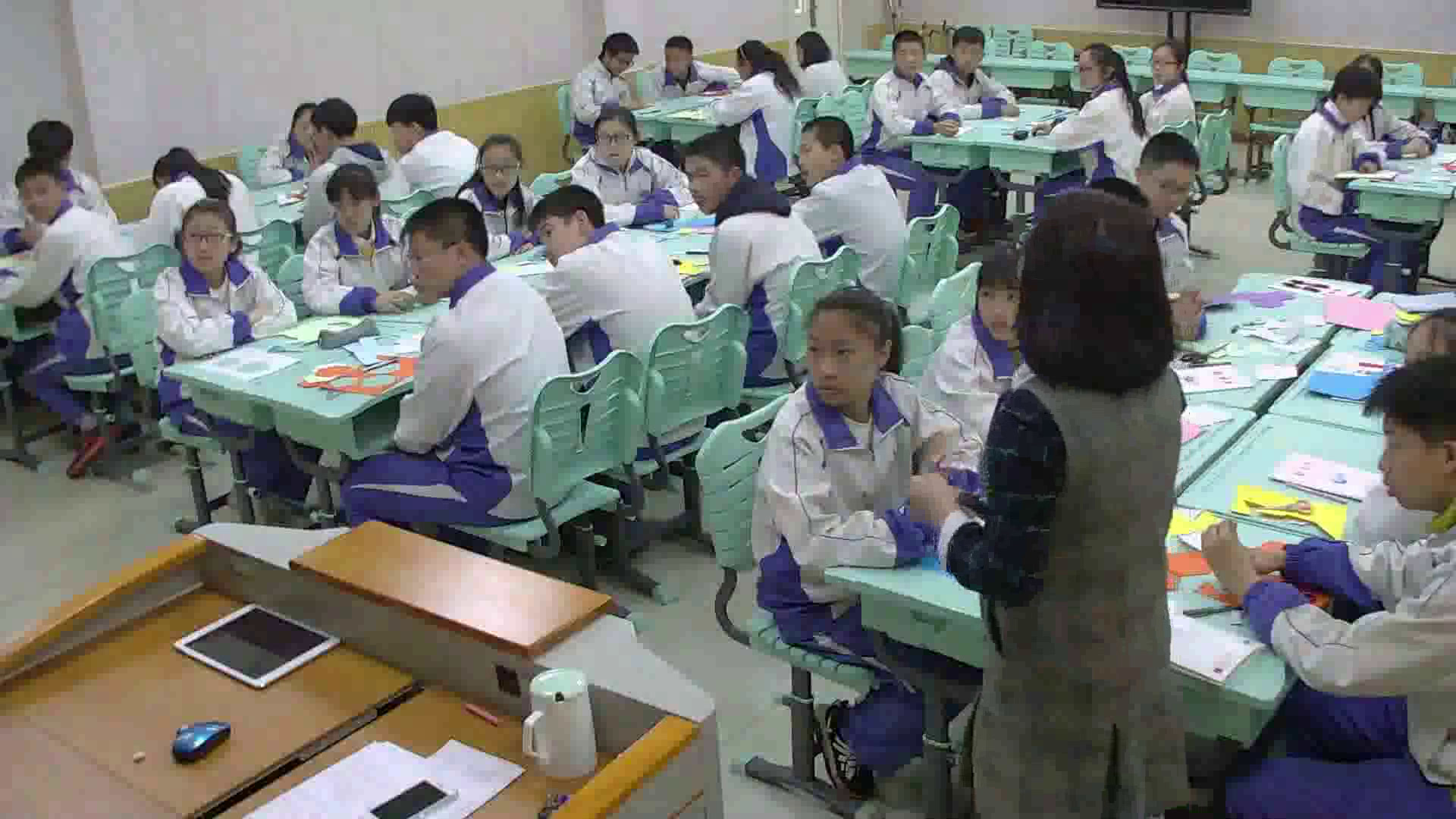 1.初中数学北师大2011版八下《⊙平面图形的镶嵌》山东省省一等奖