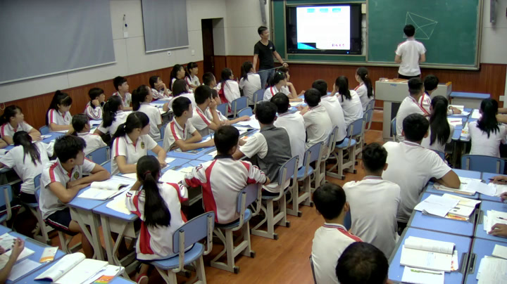 4.初中数学北师大2011版八下《多边形的内角和》贵州省省一等奖