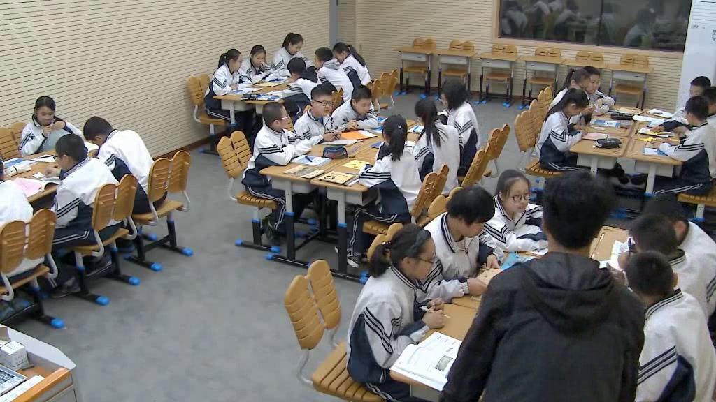 2.初中数学北师大2011版八下《多边形的外角和》辽宁省省一等奖