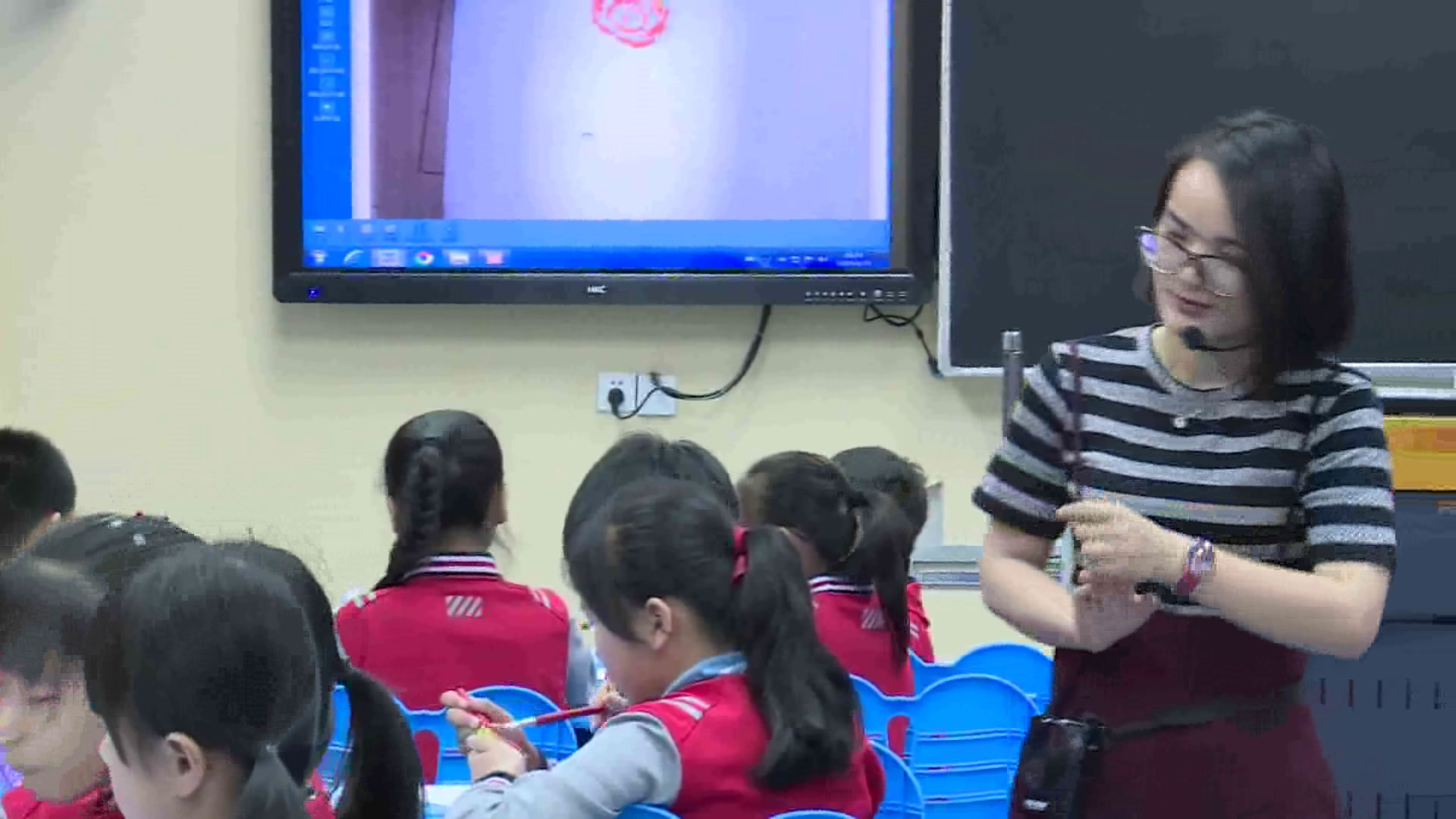 1.小学综合实践活动3-6年级《9.创意设计与制作�…》福建省省一等奖