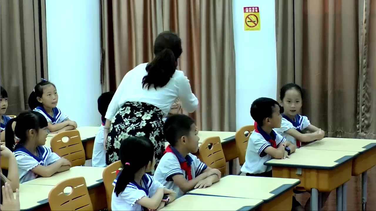 1.人音版音乐（吴斌主编）一下《小宝宝睡着了》广东省市一等奖