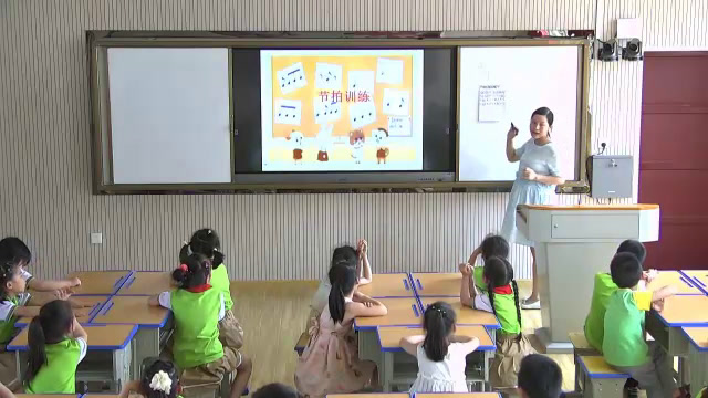 2.人音版音乐（吴斌主编）一下《小燕子》湖北省县一等奖