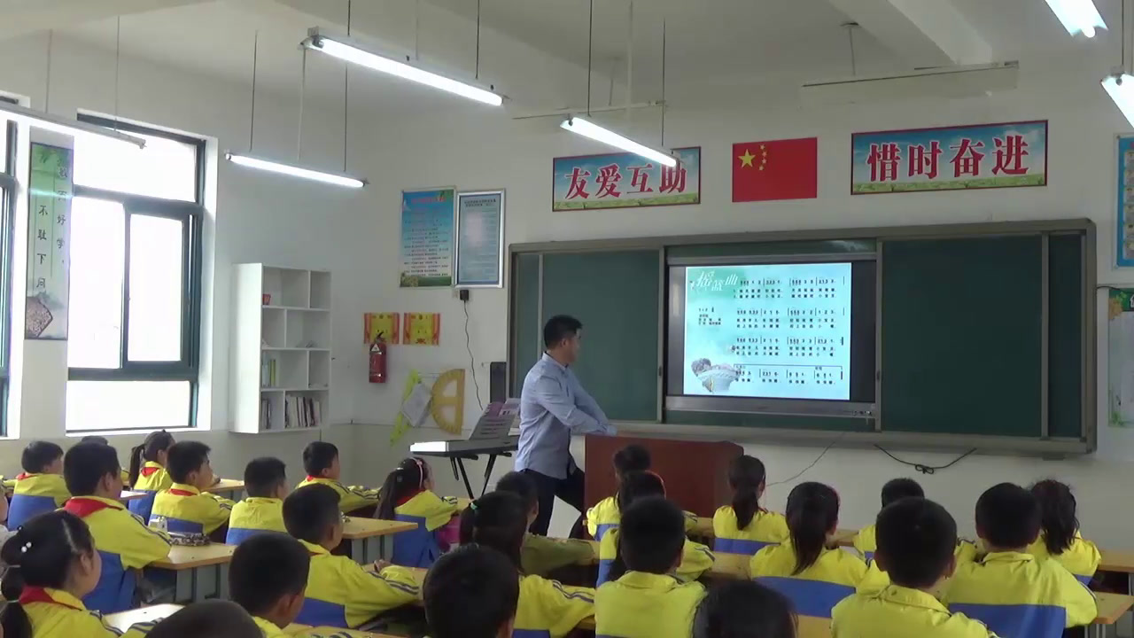 人音版音乐（吴斌主编）四下《演唱摇篮曲（张�…》安徽省市一等奖2