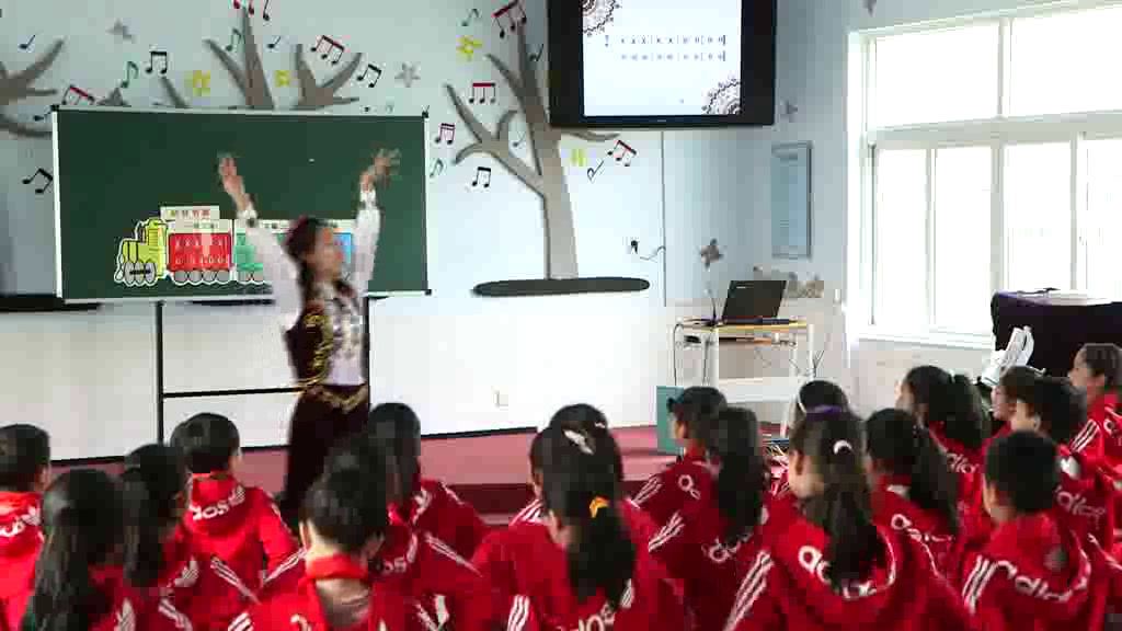 2.人音版音乐（吴斌主编）三下《小巴郎，童年的太阳》浙江省市一等奖