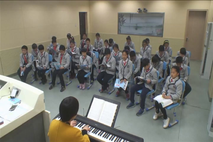 2.人音版音乐（吴斌主编）五下《田野在召唤》安徽省省一等奖