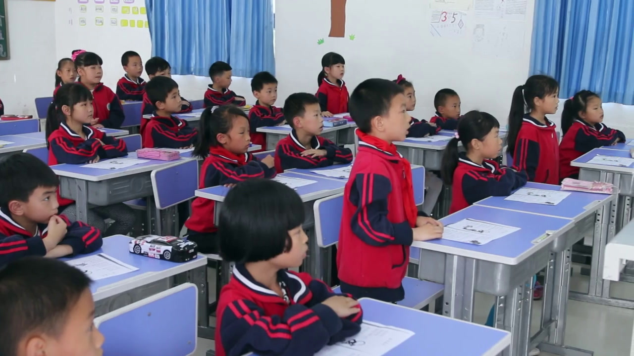 人教部编版语文一上《6比尾巴》重庆何老师-全国一等奖