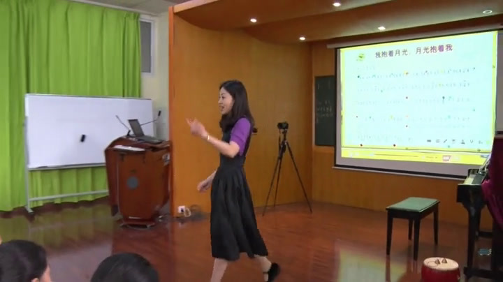 1.人音版音乐（吴斌主编）六下《我抱着月光，月光抱着我》四川省省一等奖