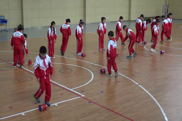 1.人教2011版体育与健康一至二年级《第八章民间体育活动》江苏省省一等奖