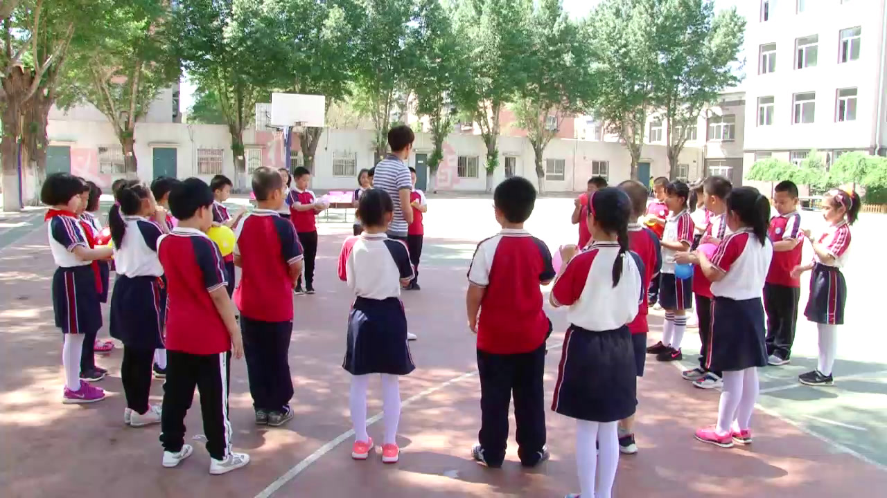 1.人教2011版体育与健康一至二年级《2.呼吸练习》辽宁省市一等奖