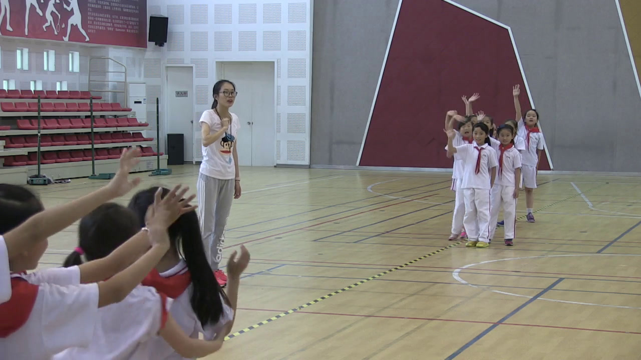 2.人教2011版体育与健康一至二年级《3.迎面接力跑与游戏》江苏省市一等奖