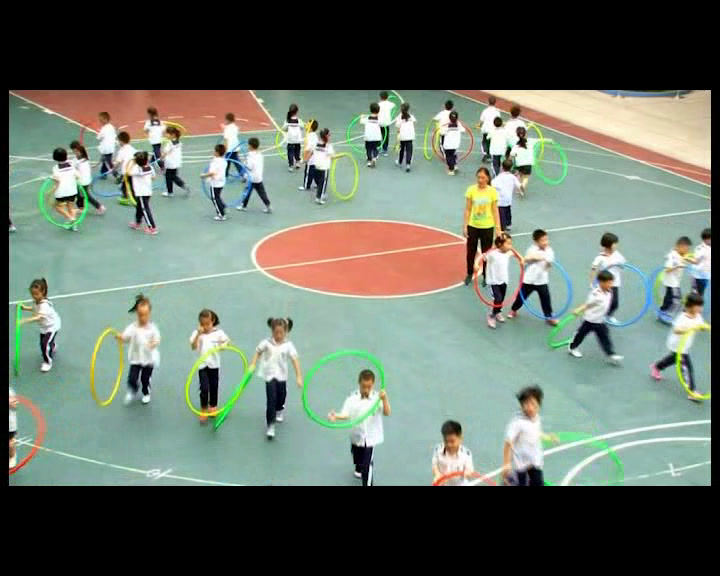 人教2011版体育与健康一至二年级《3双脚跳与“快快跳起来”游戏及发展体能》广东省市一等奖