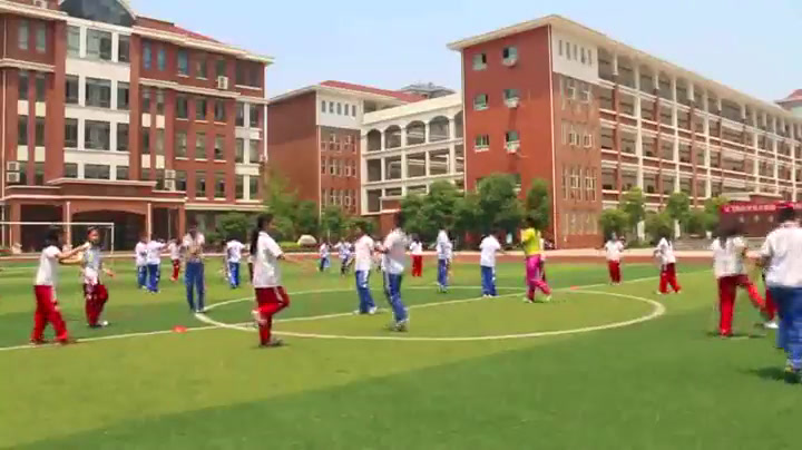 1.人教2011版体育与健康三至四年级《第八章民族民间体育活动》江西省省一等奖