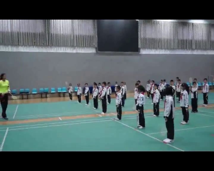 2.人教2011版体育与健康三至四年级《2.正手发球和反手发球》全国一等奖
