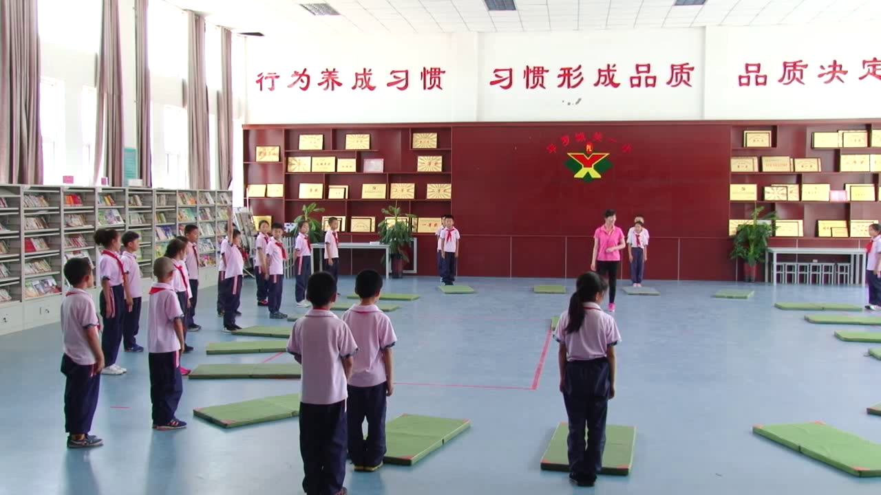 人教2011版体育与健康三至四年级《3.发展前滚翻能力�…》宁夏省一等奖