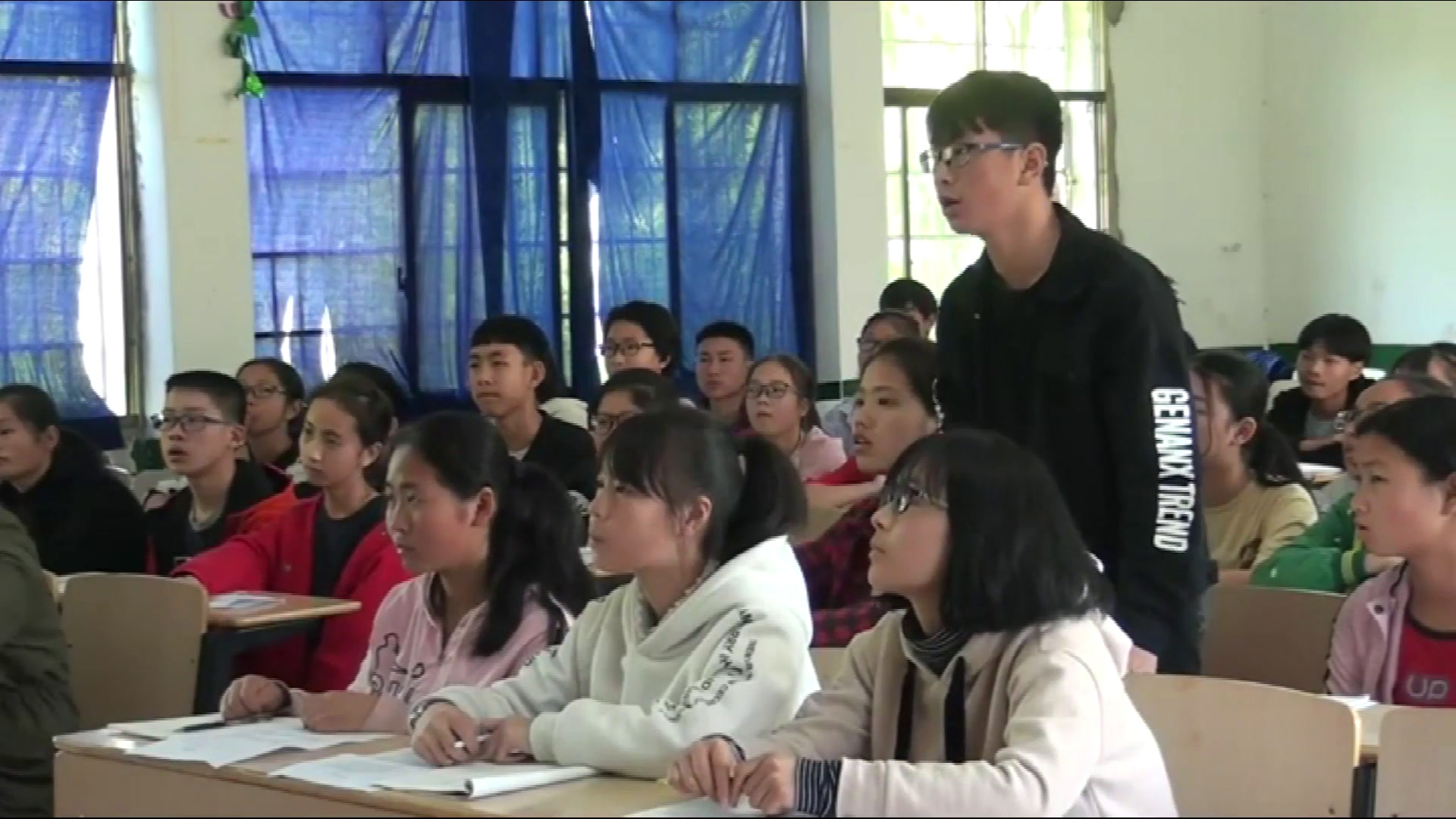 人教版初中语文八上《说明事物要抓住特征》湖南老师-省一等奖