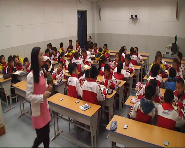 人教版数学四上《口算除法》新疆关老师-省一等奖