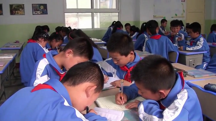人教版数学五上《整数乘法运算定律推广到小数》甘肃何老师-全国一等奖