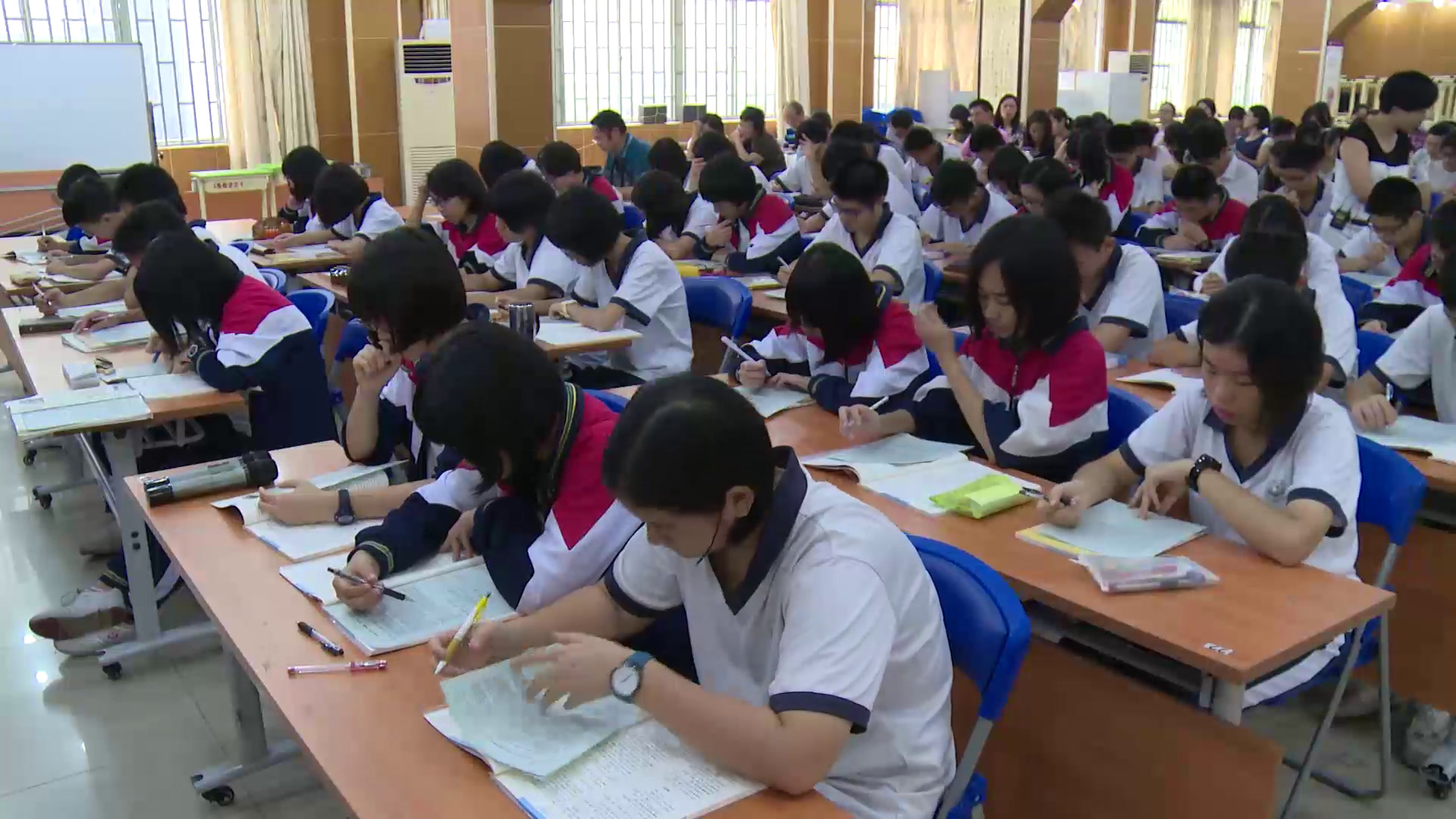 人教版英语必修2 Unit 3《Warming up、Pre-readin，》广东老师-全国一等奖
