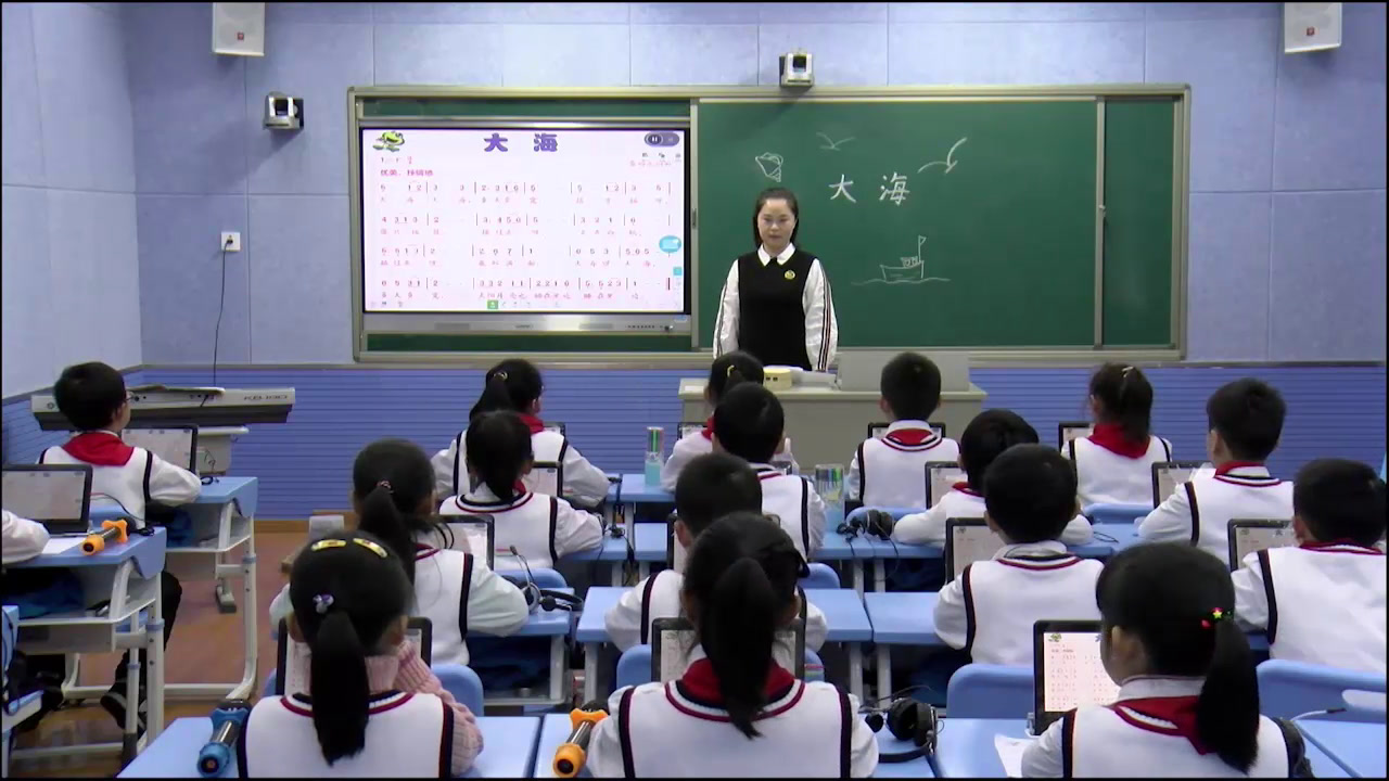 人音版音乐二上《演唱大海》安徽刘老师-市一等奖