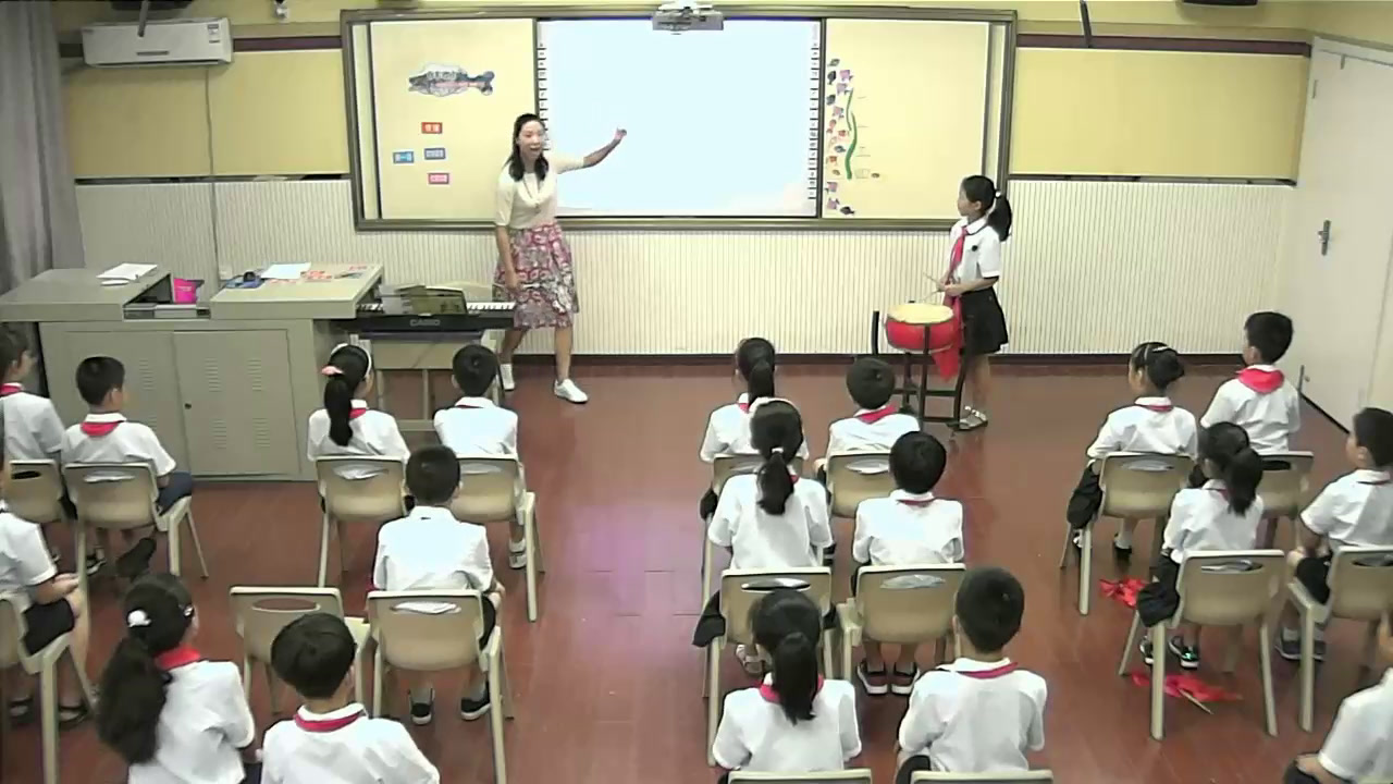 人音版音乐三上《聆听丰收（片段）》湖北陈老师-全国一等奖