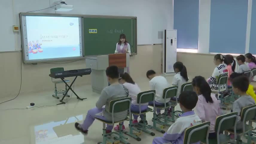人音版音乐四上《演唱荡秋千》天津冯老师-全国一等奖