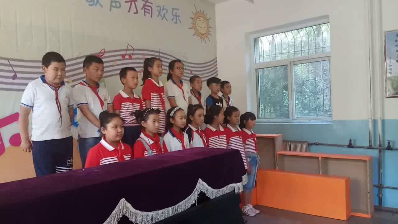人音版音乐四上《演唱采一束鲜花》山西袁老师-县级优课