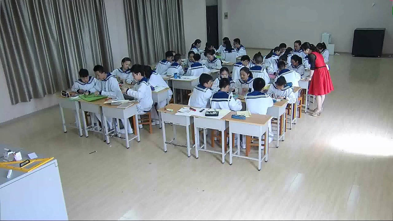 人教版数学八上《三角形内角和定理应用》河南郝老师-省一等奖