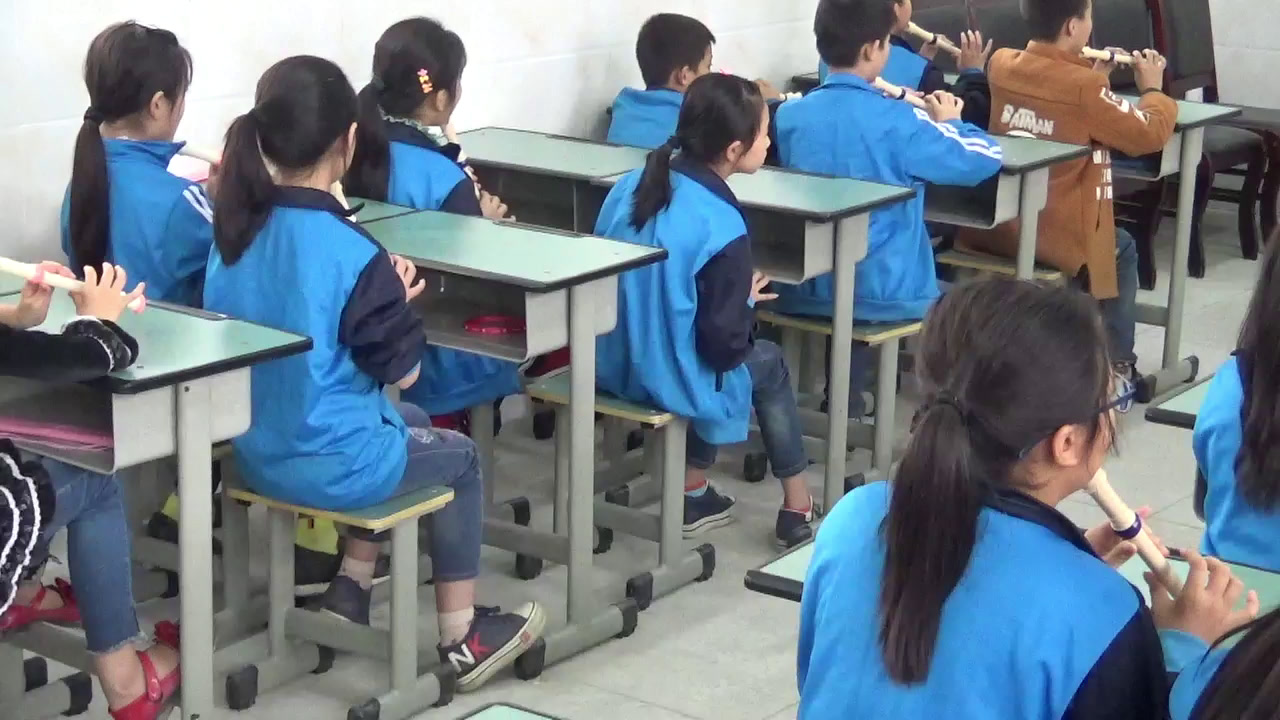 人音版音乐五上《演奏学吹竖笛》四川黄老师-县级优课