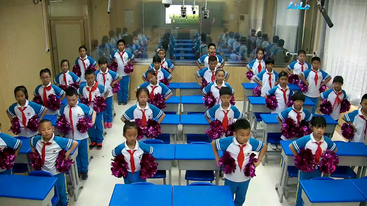 人教2011版体育与健康三至四年级《1.校园集体舞：嘿！加油第一段》吉林董老师-全国一等奖