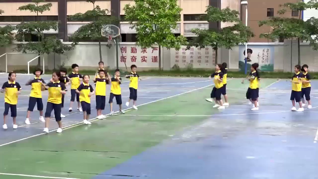 人教2011版体育与健康三至四年级《2.组合二》福建钟老师-全国一等奖